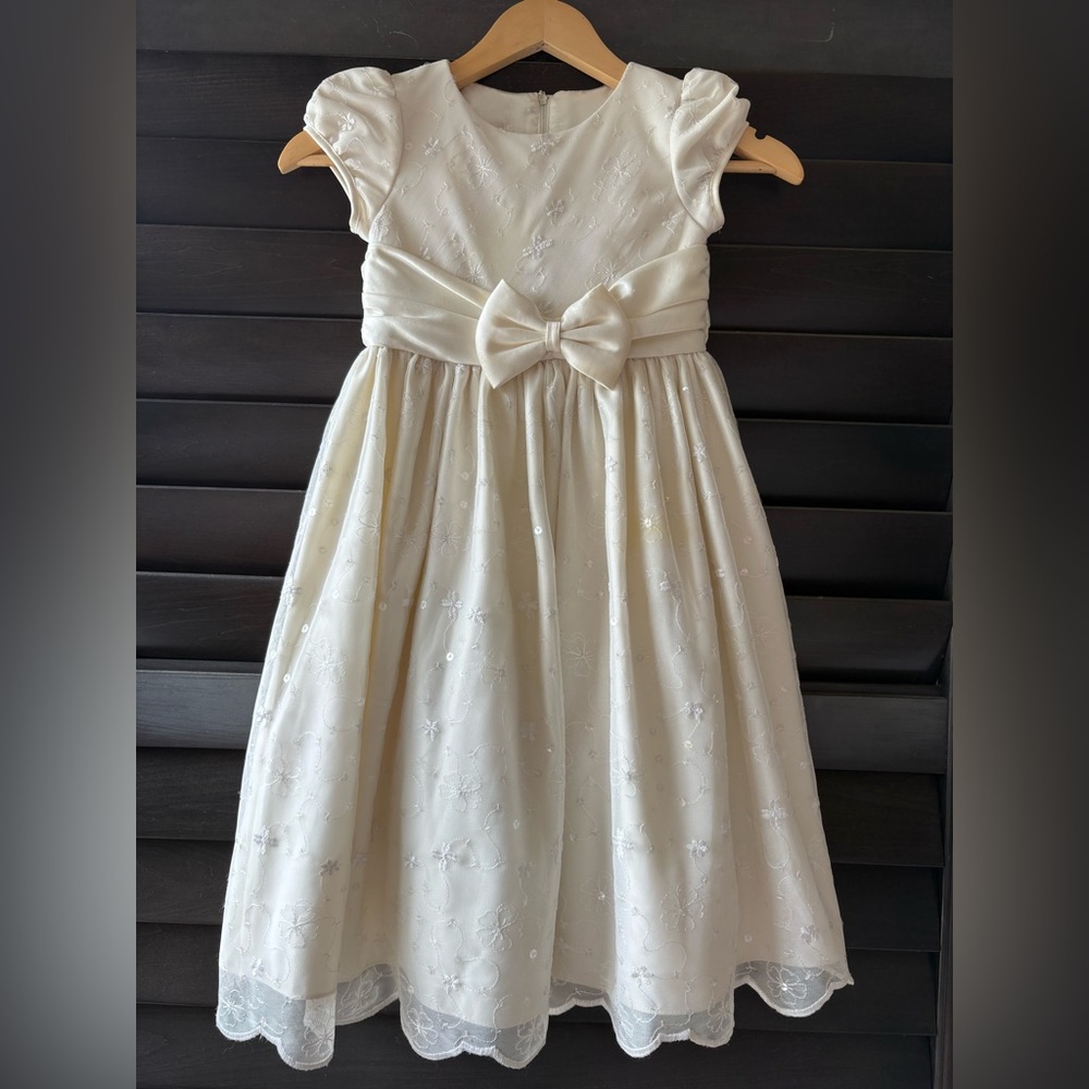 Cinderella Girls Size 6 Ivory Fancy Dress Short Sleeves Sequins Bow
